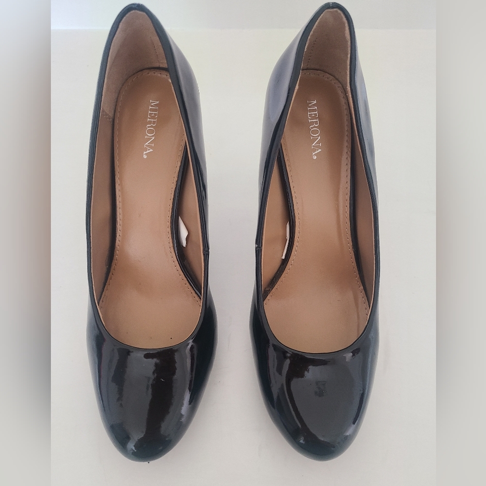 Womens Merona high heels, size 7 1/2, black, 3 inches